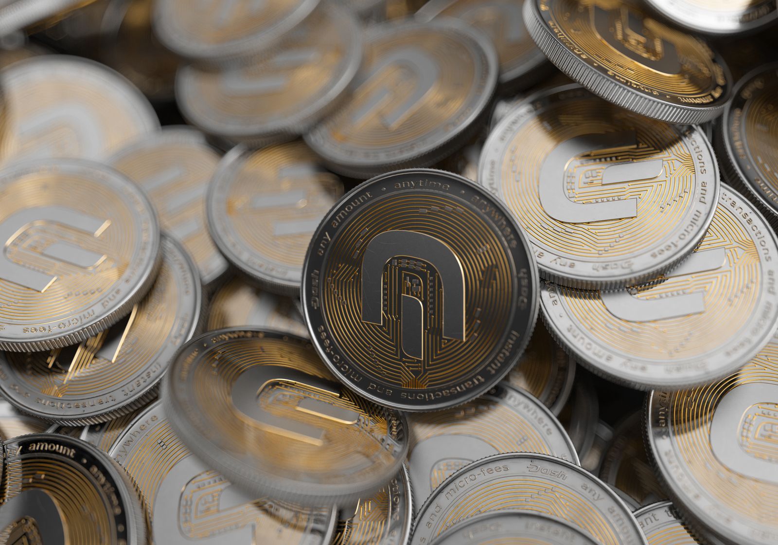 Moedas de memecoin coloridas sobre uma mesa com a bandeira do Brasil, simbolizando o investimento em memecoins por brasileiros em 2026